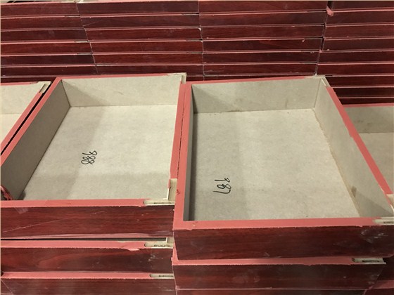浙江台州客户：解决木制品封边要省漆，旭彩网水性腻子有一套！