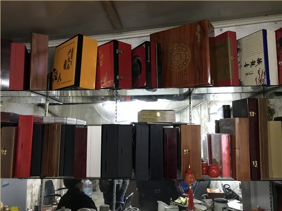 浙江义乌客户：解决木制品包装盒封边要省漆，旭彩网水性木器腻子有一套！