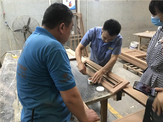 旭彩网水性腻子