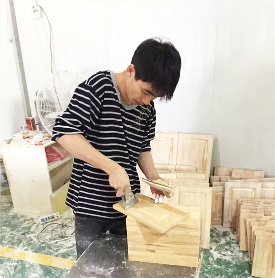 旭彩网水性腻子